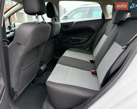 Білий Форд Фієста, об'ємом двигуна 1.6 л та пробігом 117 тис. км за 7900 $, фото 15 на Automoto.ua