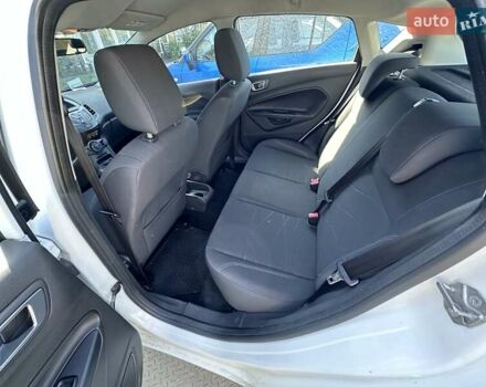 Білий Форд Фієста, об'ємом двигуна 1 л та пробігом 147 тис. км за 6000 $, фото 18 на Automoto.ua