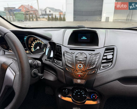 Белый Форд Фиеста, объемом двигателя 1.6 л и пробегом 117 тыс. км за 7900 $, фото 11 на Automoto.ua