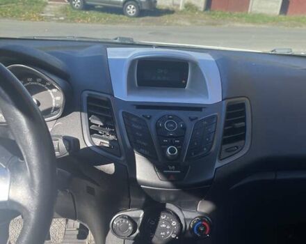 Белый Форд Фиеста, объемом двигателя 1.24 л и пробегом 70 тыс. км за 5300 $, фото 7 на Automoto.ua