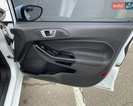 Белый Форд Фиеста, объемом двигателя 1.24 л и пробегом 212 тыс. км за 6500 $, фото 14 на Automoto.ua