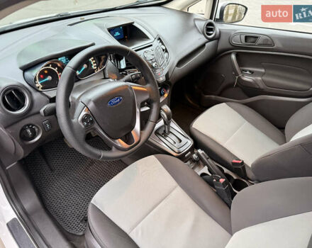 Білий Форд Фієста, об'ємом двигуна 1.6 л та пробігом 117 тис. км за 7900 $, фото 11 на Automoto.ua