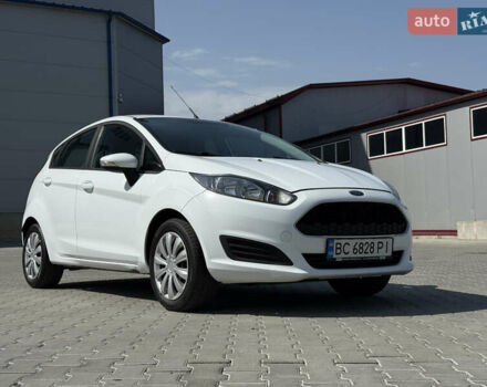 Форд Фиеста 2016 в Львове на Automoto.ua Белый Форд Фиеста, объемом двигателя 1.24 л и пробегом 317 тыс. км за 5700 $, фото 1 на Automoto.ua