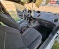 Білий Форд Фієста, об'ємом двигуна 1 л та пробігом 130 тис. км за 1950 $, фото 2 на Automoto.ua