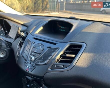 Белый Форд Фиеста, объемом двигателя 1.24 л и пробегом 171 тыс. км за 5999 $, фото 12 на Automoto.ua