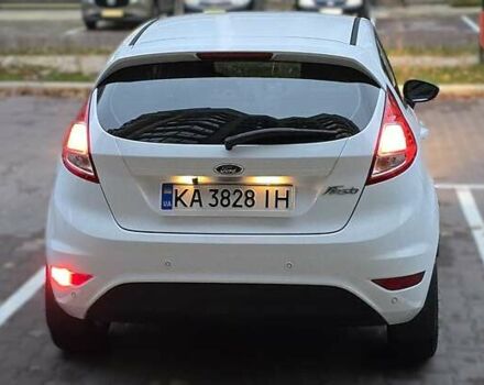 Белый Форд Фиеста, объемом двигателя 1.24 л и пробегом 63 тыс. км за 9900 $, фото 4 на Automoto.ua