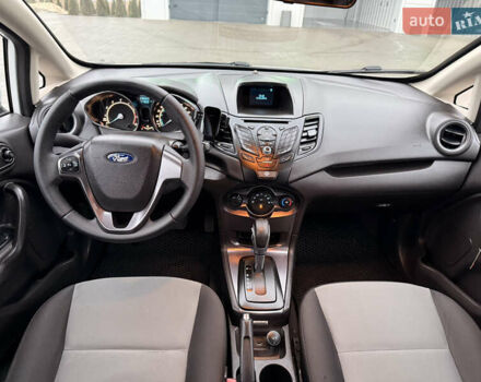 Білий Форд Фієста, об'ємом двигуна 1.6 л та пробігом 117 тис. км за 7900 $, фото 14 на Automoto.ua