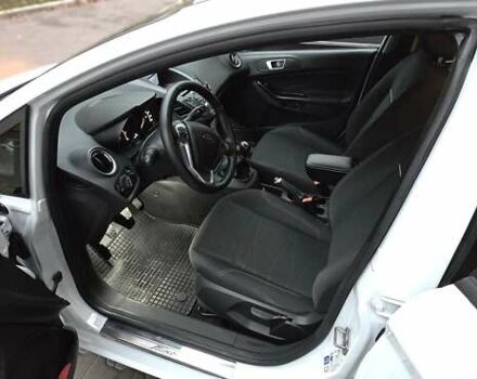 Белый Форд Фиеста, объемом двигателя 1.24 л и пробегом 63 тыс. км за 9900 $, фото 6 на Automoto.ua