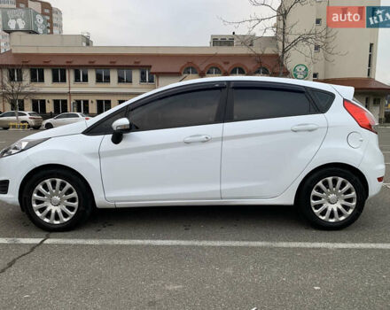 Белый Форд Фиеста, объемом двигателя 1.24 л и пробегом 212 тыс. км за 6500 $, фото 5 на Automoto.ua