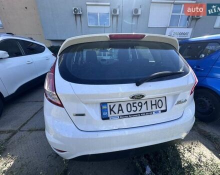 Білий Форд Фієста, об'ємом двигуна 1 л та пробігом 147 тис. км за 6000 $, фото 4 на Automoto.ua