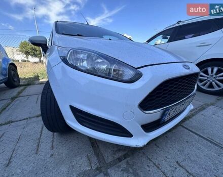 Білий Форд Фієста, об'ємом двигуна 1 л та пробігом 147 тис. км за 6000 $, фото 22 на Automoto.ua
