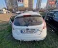 Білий Форд Фієста, об'ємом двигуна 1 л та пробігом 130 тис. км за 1950 $, фото 1 на Automoto.ua
