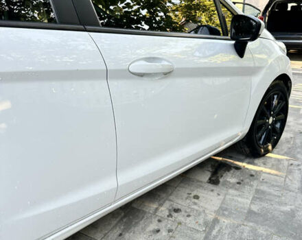 Білий Форд Фієста, об'ємом двигуна 1.6 л та пробігом 89 тис. км за 8750 $, фото 4 на Automoto.ua