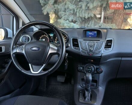 Белый Форд Фиеста, объемом двигателя 1 л и пробегом 72 тыс. км за 9300 $, фото 12 на Automoto.ua