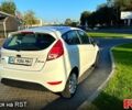 Белый Форд Фиеста, объемом двигателя 1 л и пробегом 9800 тыс. км за 6990 $, фото 5 на Automoto.ua