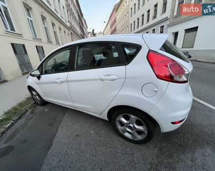Белый Форд Фиеста, объемом двигателя 1.24 л и пробегом 79 тыс. км за 8200 $, фото 3 на Automoto.ua