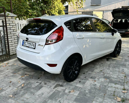 Белый Форд Фиеста, объемом двигателя 1.6 л и пробегом 89 тыс. км за 8500 $, фото 7 на Automoto.ua