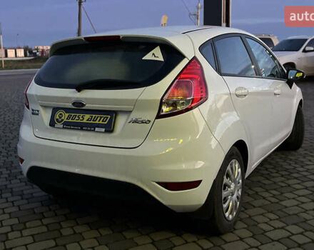Белый Форд Фиеста, объемом двигателя 1 л и пробегом 120 тыс. км за 8300 $, фото 6 на Automoto.ua