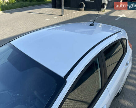 Білий Форд Фієста, об'ємом двигуна 1.6 л та пробігом 156 тис. км за 7700 $, фото 2 на Automoto.ua