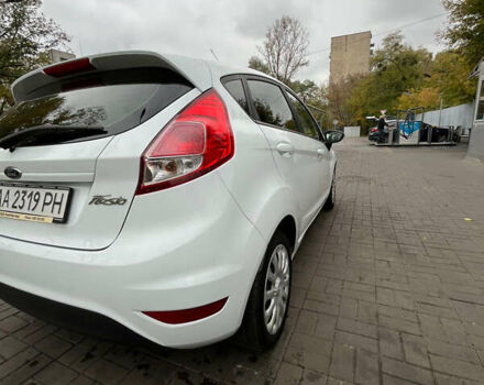 Белый Форд Фиеста, объемом двигателя 1.24 л и пробегом 80 тыс. км за 10000 $, фото 6 на Automoto.ua