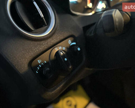 Белый Форд Фиеста, объемом двигателя 1 л и пробегом 120 тыс. км за 8300 $, фото 14 на Automoto.ua