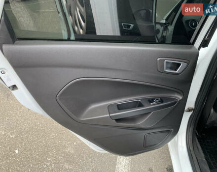 Белый Форд Фиеста, объемом двигателя 1.24 л и пробегом 212 тыс. км за 6500 $, фото 9 на Automoto.ua