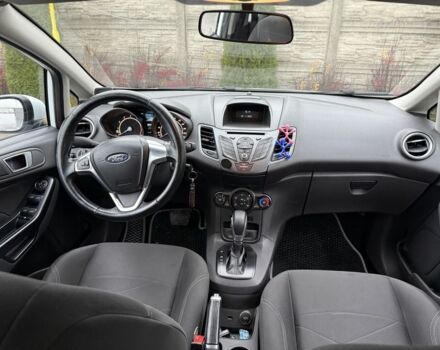 Белый Форд Фиеста, объемом двигателя 1 л и пробегом 150 тыс. км за 7450 $, фото 7 на Automoto.ua