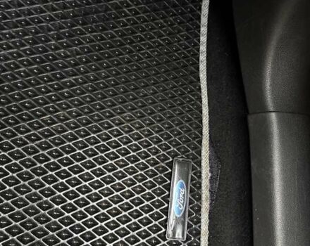 Білий Форд Фієста, об'ємом двигуна 1 л та пробігом 150 тис. км за 7450 $, фото 4 на Automoto.ua