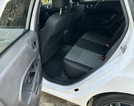 Білий Форд Фієста, об'ємом двигуна 1.6 л та пробігом 89 тис. км за 8750 $, фото 10 на Automoto.ua