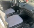 Білий Форд Фієста, об'ємом двигуна 1 л та пробігом 104 тис. км за 6700 $, фото 3 на Automoto.ua