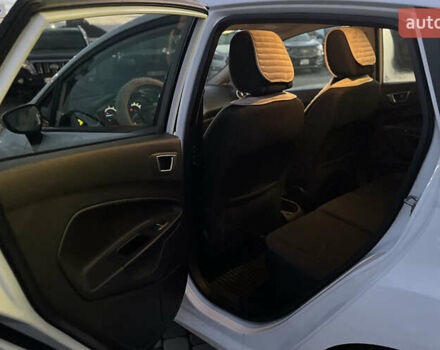 Белый Форд Фиеста, объемом двигателя 1 л и пробегом 120 тыс. км за 8300 $, фото 19 на Automoto.ua