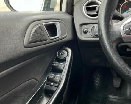 Белый Форд Фиеста, объемом двигателя 1 л и пробегом 103 тыс. км за 6850 $, фото 11 на Automoto.ua