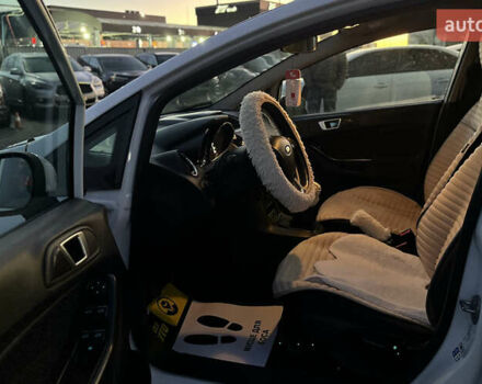 Белый Форд Фиеста, объемом двигателя 1 л и пробегом 120 тыс. км за 8300 $, фото 15 на Automoto.ua