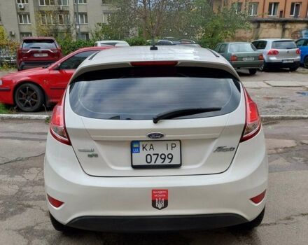 Белый Форд Фиеста, объемом двигателя 1 л и пробегом 170 тыс. км за 4800 $, фото 3 на Automoto.ua