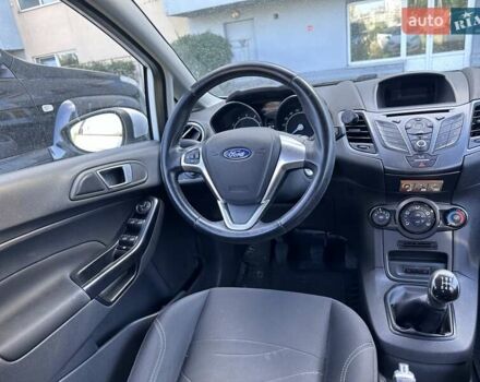 Білий Форд Фієста, об'ємом двигуна 1 л та пробігом 147 тис. км за 6000 $, фото 15 на Automoto.ua