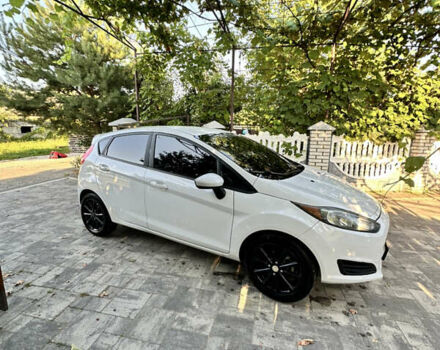 Білий Форд Фієста, об'ємом двигуна 1.6 л та пробігом 89 тис. км за 8750 $, фото 2 на Automoto.ua