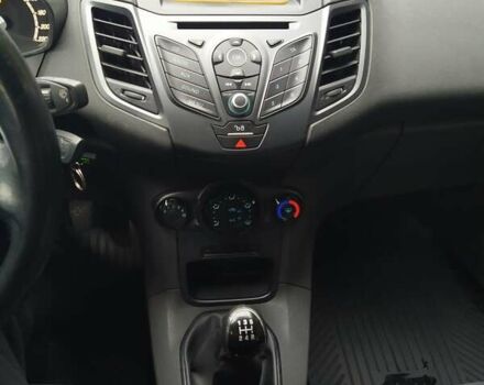 Белый Форд Фиеста, объемом двигателя 1.24 л и пробегом 76 тыс. км за 6499 $, фото 2 на Automoto.ua