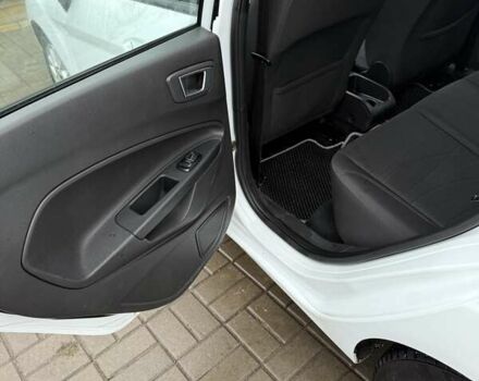 Білий Форд Фієста, об'ємом двигуна 1 л та пробігом 150 тис. км за 7450 $, фото 13 на Automoto.ua