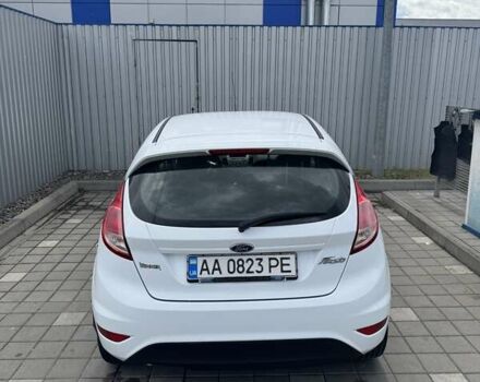 Білий Форд Фієста, об'ємом двигуна 1.24 л та пробігом 130 тис. км за 6800 $, фото 4 на Automoto.ua