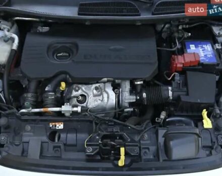 Белый Форд Фиеста, объемом двигателя 1.4 л и пробегом 115 тыс. км за 8200 $, фото 4 на Automoto.ua