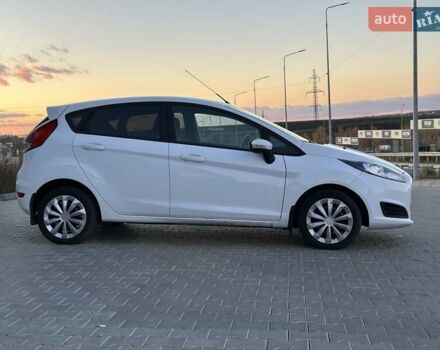 Білий Форд Фієста, об'ємом двигуна 1 л та пробігом 54 тис. км за 9900 $, фото 12 на Automoto.ua