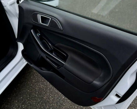 Белый Форд Фиеста, объемом двигателя 1.24 л и пробегом 75 тыс. км за 2650 $, фото 9 на Automoto.ua