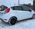 Білий Форд Фієста, об'ємом двигуна 1 л та пробігом 122 тис. км за 7990 $, фото 6 на Automoto.ua
