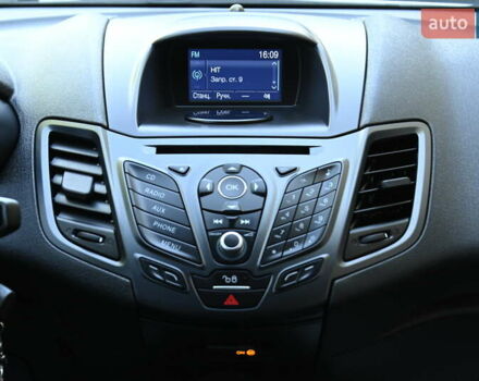 Белый Форд Фиеста, объемом двигателя 1.5 л и пробегом 115 тыс. км за 8499 $, фото 31 на Automoto.ua