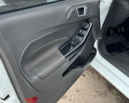 Форд Фиеста 2017 в Тячеве на Automoto.ua Белый Форд Фиеста, объемом двигателя 1.2 л и пробегом 198 тыс. км за 7650 $, фото 5 на Automoto.ua