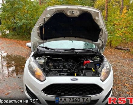 Белый Форд Фиеста, объемом двигателя 1.4 л и пробегом 149 тыс. км за 7200 $, фото 13 на Automoto.ua