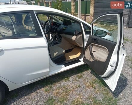 Білий Форд Фієста, об'ємом двигуна 1.6 л та пробігом 136 тис. км за 8500 $, фото 24 на Automoto.ua
