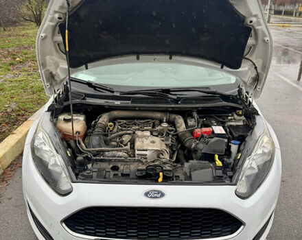 Белый Форд Фиеста, объемом двигателя 1 л и пробегом 132 тыс. км за 7800 $, фото 14 на Automoto.ua