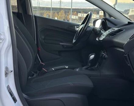 Білий Форд Фієста, об'ємом двигуна 1 л та пробігом 54 тис. км за 9900 $, фото 28 на Automoto.ua