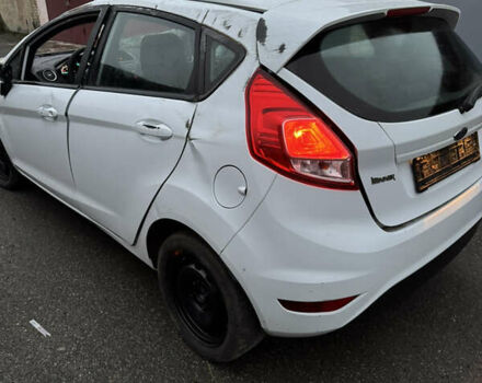 Белый Форд Фиеста, объемом двигателя 1.24 л и пробегом 75 тыс. км за 2650 $, фото 3 на Automoto.ua